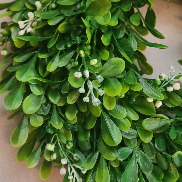 Green Wreath - Picture 6 of 6